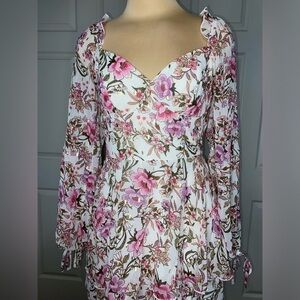 City Vibe Romantic White Floral Mini Dress – Size Medium, Date Night
